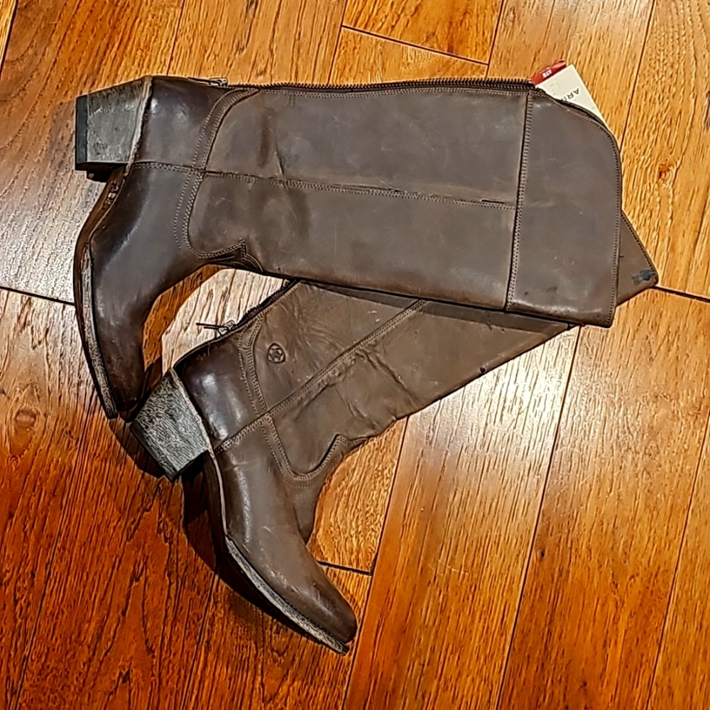 Ariat Distressed Tall deep brown Boot 8B